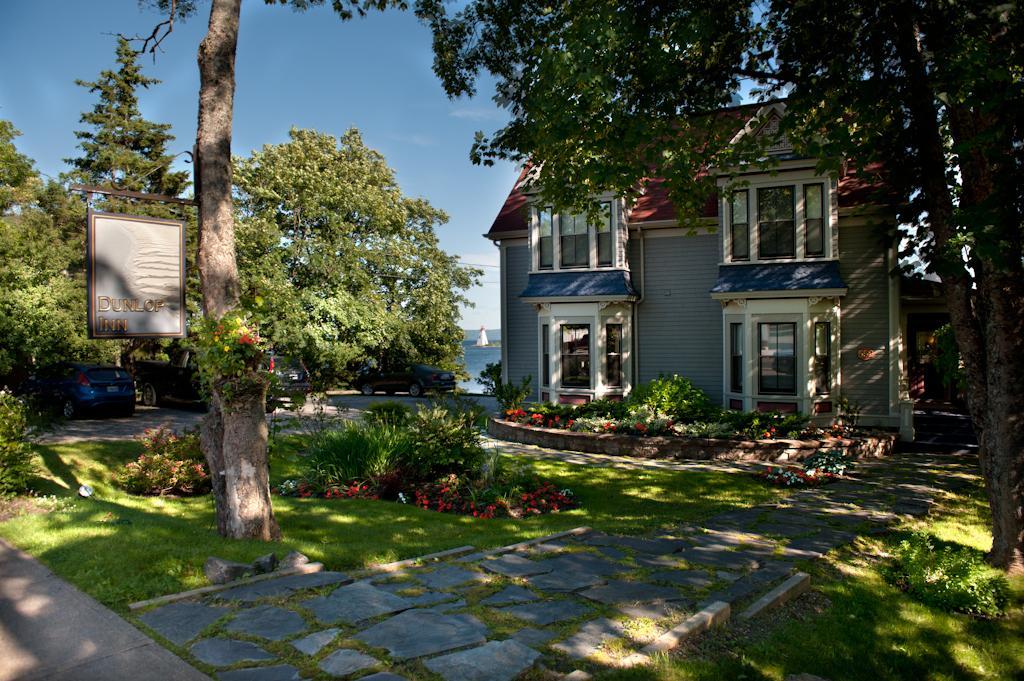 Dunlop Inn Baddeck Ngoại thất bức ảnh